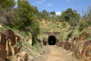 The tunnel east of Pechey Rd