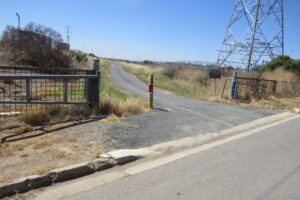 Heading north from Henschke St with the Gawler Line on right [2023]