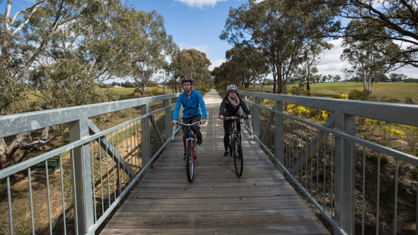 aboutboxRt people cycling