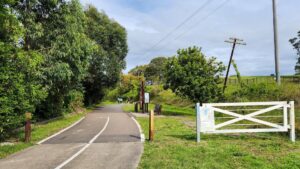 Start of the rail trail proper after the roundabout at Park Ave, Adamstown