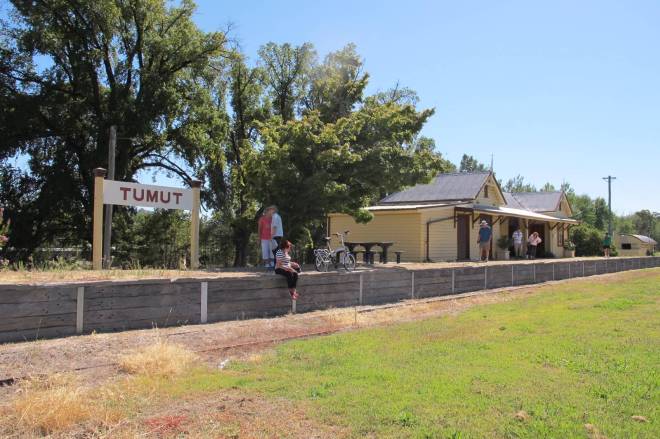 Batlow businesses rally in support of the Batlow to Tumut rail trail – fresh impetus for trail development