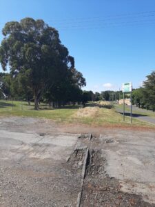 Yass rail trail corridor to the north of the Yass River bridge - December 2022.