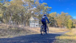 Dilapidated signal box between Oberon and Hazelwood [2025]
