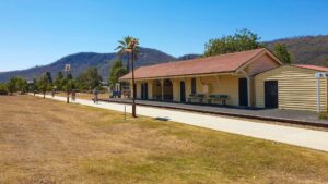 The Esk Station precinct is really well maintained with a great playground and park. (2019)