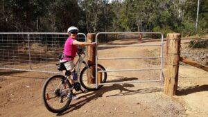 There are a few self-closing gates along the way [Gary Long 2019]