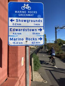 Leaving the city on the Marino Rocks RT, near Goodwood Station [2025]