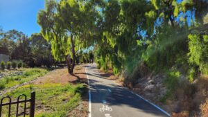 Between Hallett Cove and Old Reynella a lot of trail is off the alignment [2024]