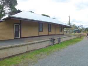 Willunga Railway Station marks the southern trailhead [2014]