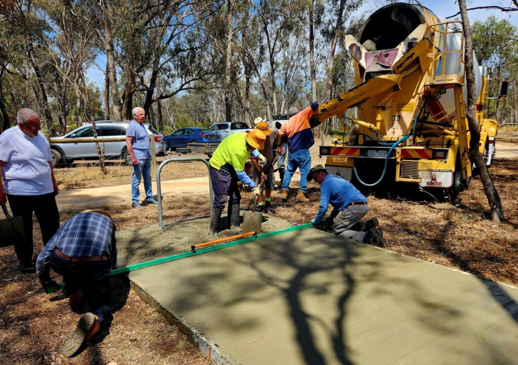 Friends of Bendigo-Kilmore Rail Trail Working Hard
