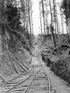Winching a load down the western side of The Bump [Rev. Benton, circa 1918, courtesy LRRSA]