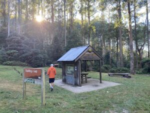 Heading along the Federal Tramway section of the Walk Into History southeast from Starlings Gap [2024]