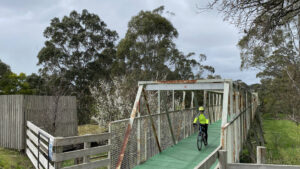 Tarwin River crossing before Meeniyan, with original bridge to left [2025]