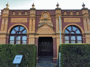 Heathcote has a long main street to showcase its historic buildings [2019]