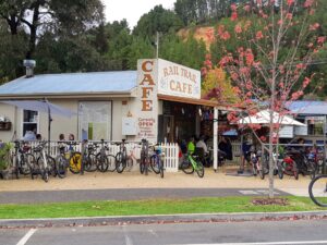 Another popular business for riders and walkers in Porepunkah [2021]