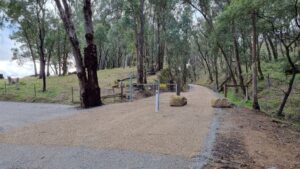Start of the 'rail trail proper' section at end of Kibell Lane roadway [2021]