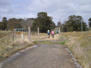 On the trail at Newtown, approaching Nimmons Bridge [2007]