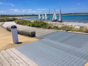 Near the trailhead at Warrnambool Pier [George Turner 2021]