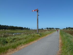 The railway signal near Port Fairy. The last few kilometres are asphalt.